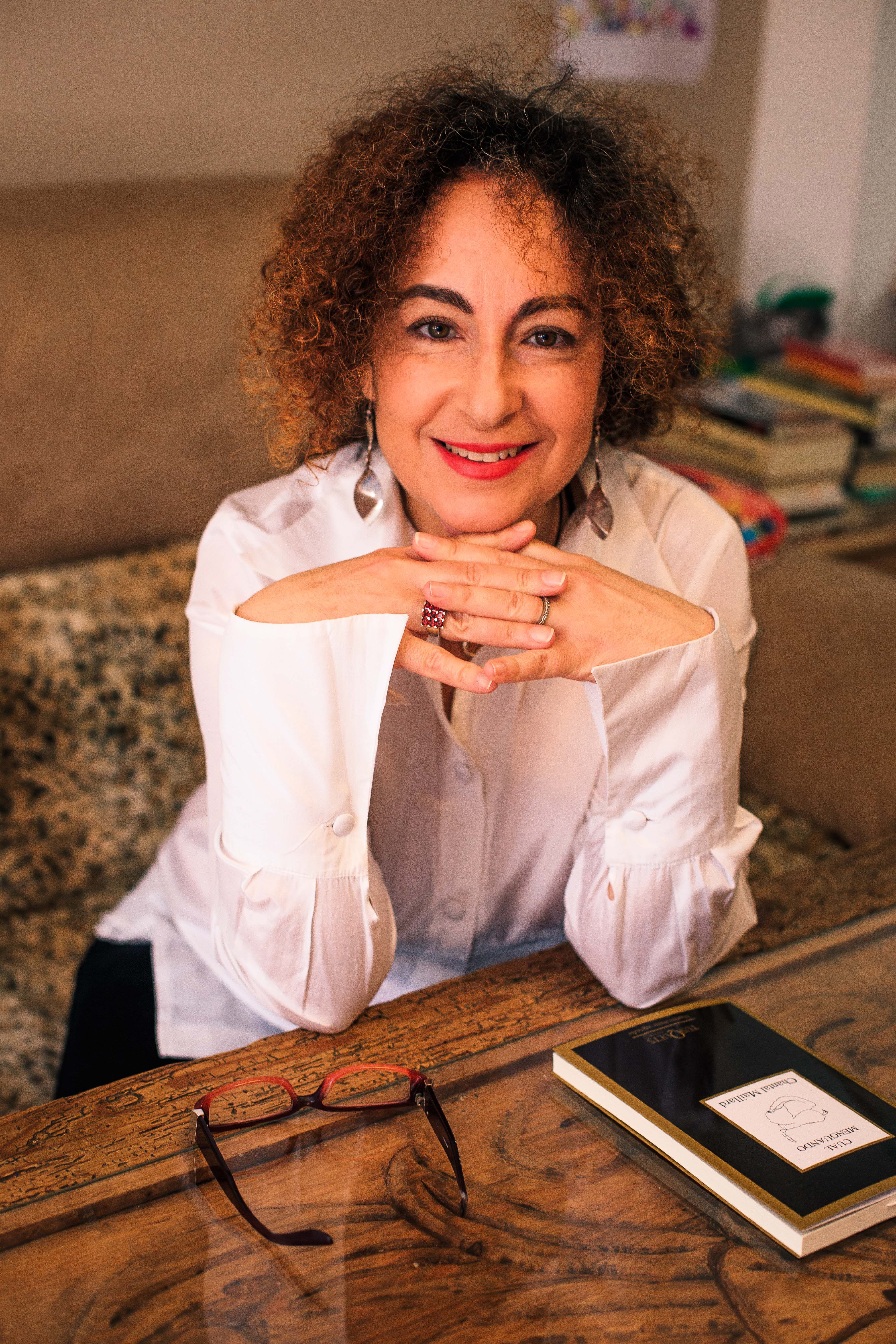 Eva Santamaría |presentadora y directora de Letras y Notas